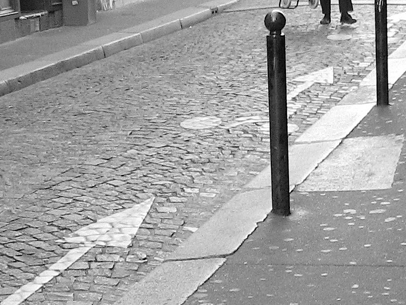 under_our_feet_Paris6_2011.jpg